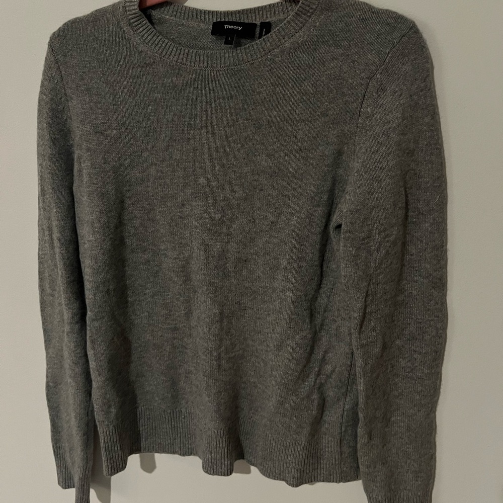 Theory women’s gray long sleeve knit sweater, large